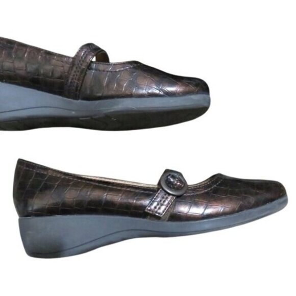 LifeStride Demi Brown Croc Embossed Mary Jane Buckle Comfort Wedges Antifatigue - Picture 8 of 13